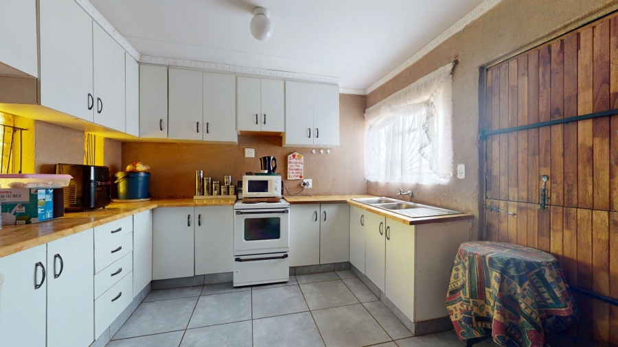 4 Bedroom Property for Sale in Promosa North West